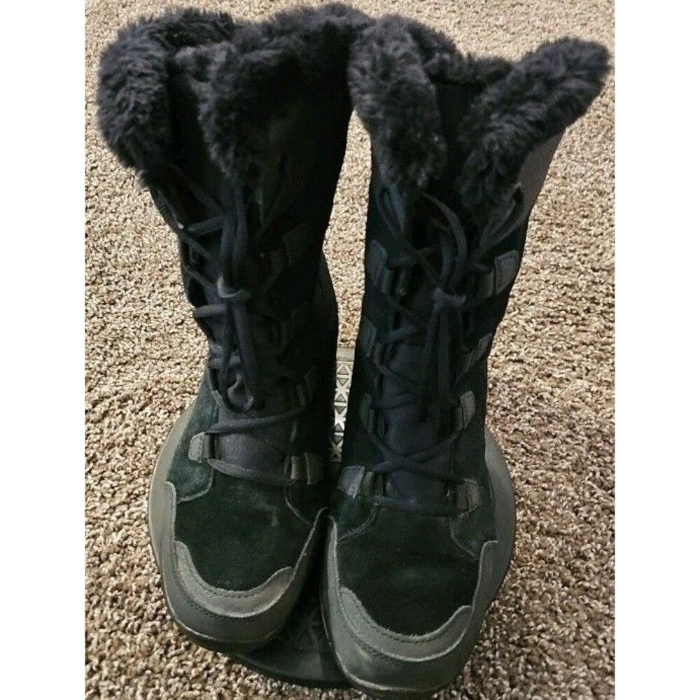 Columbia Ice Maiden Boots  Size 10